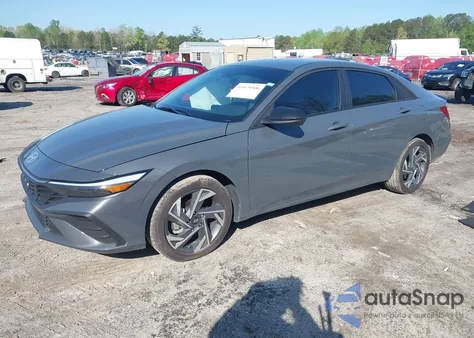 2025 Hyundai Elantra Sel Sport z USA, uszkodzony, nr VIN KMHLM4DG1SU872002